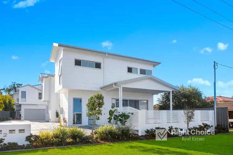 1/2 Reid Street, Oak Flats NSW 2529