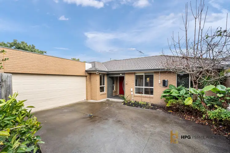 83A Bowes Avenue