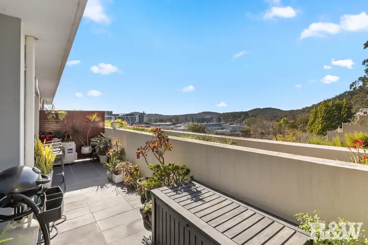 77 Faunce Street West