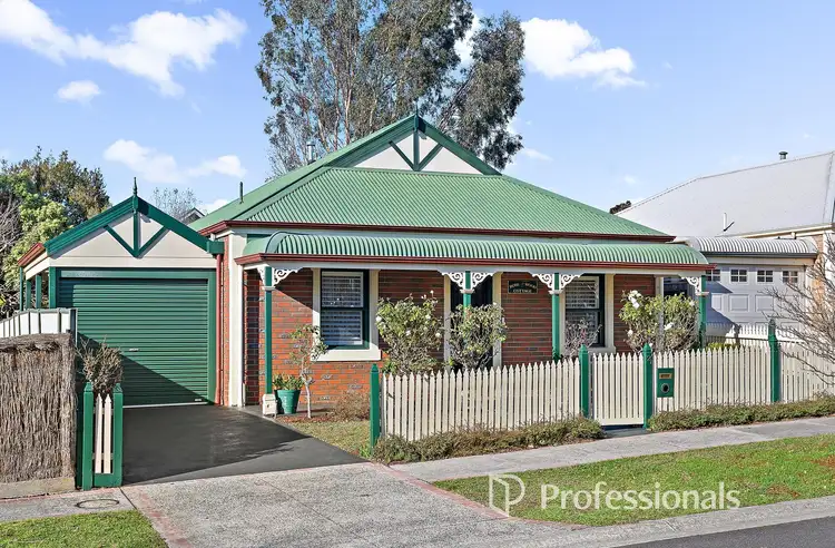 2 Rosewood Place, Chirnside Park VIC 3116