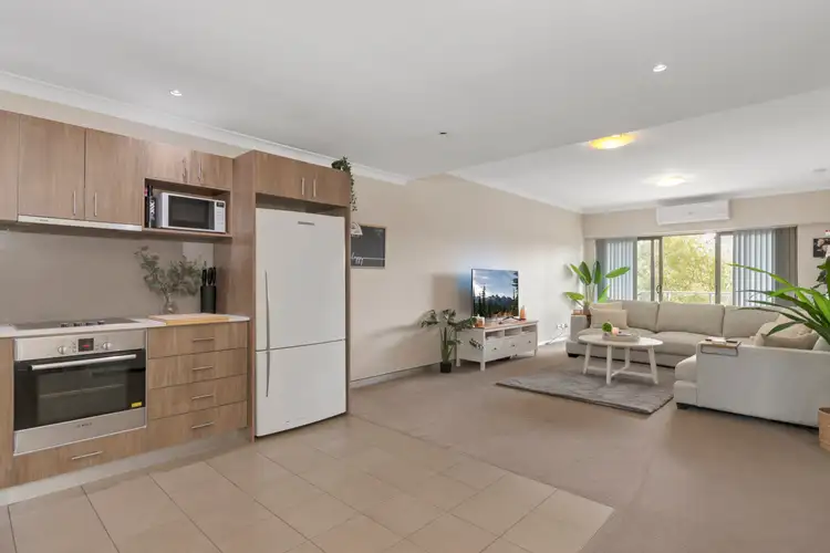 33/2 Walsh Loop, Joondalup WA 6027