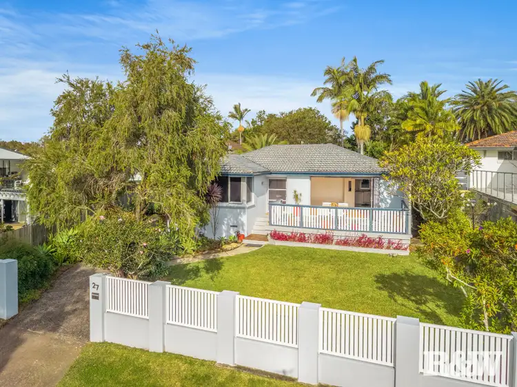 27 Matthews Parade, Point Clare NSW 2250