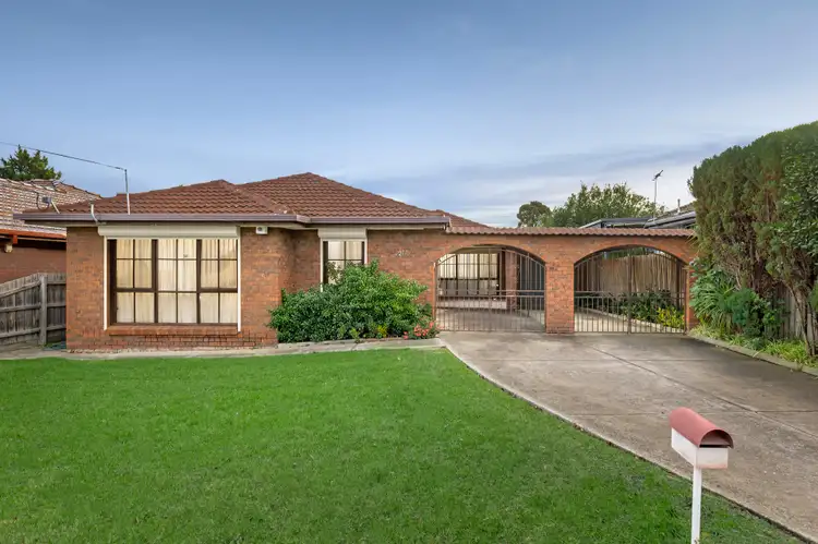21 Christopher Crescent, Tullamarine VIC 3043