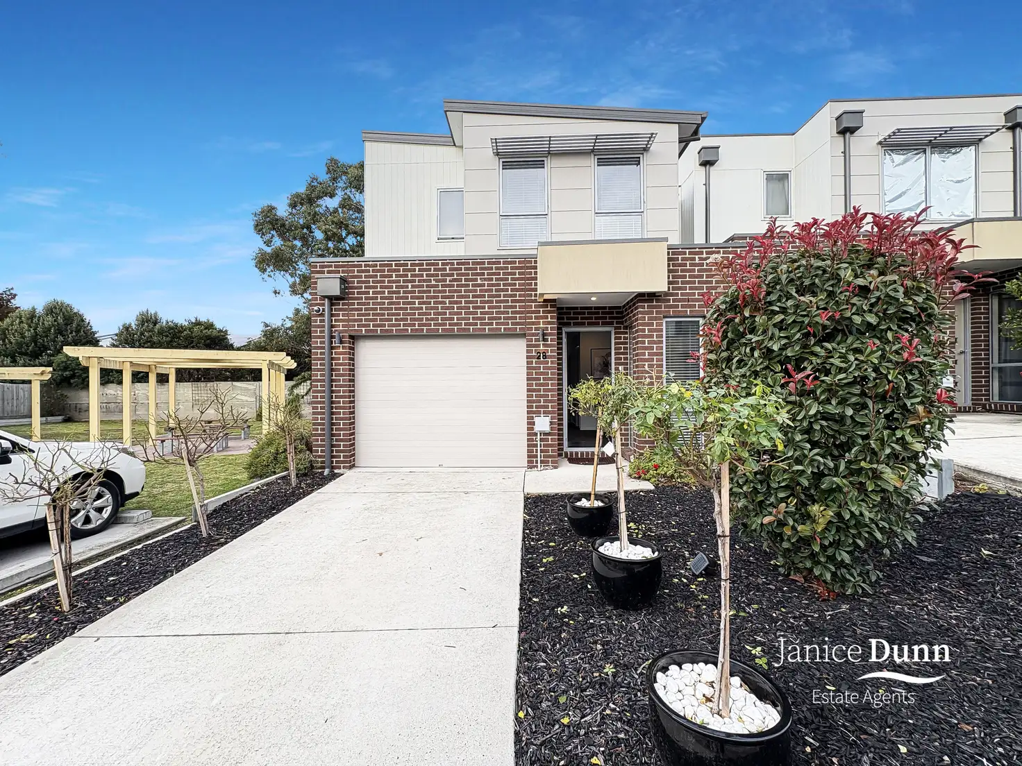Main view of Homely townhouse listing, 28 Sanctuary Drive, Carrum Downs VIC 3201