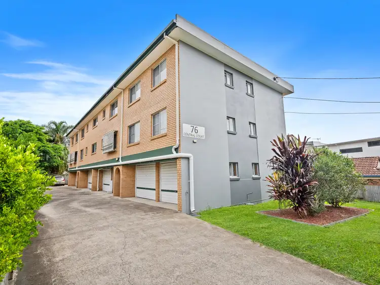 Main view of Homely unit listing, 4/76 Kitchener Street, Coorparoo QLD 4151