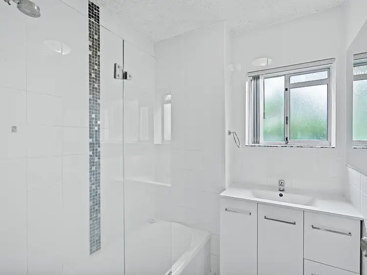 Seventh view of Homely unit listing, 4/76 Kitchener Street, Coorparoo QLD 4151
