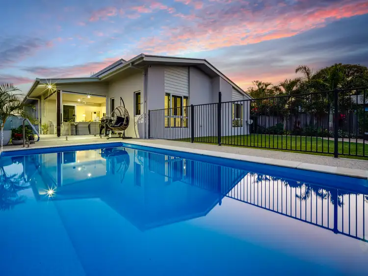 8 Edwin Street, Urangan QLD 4655