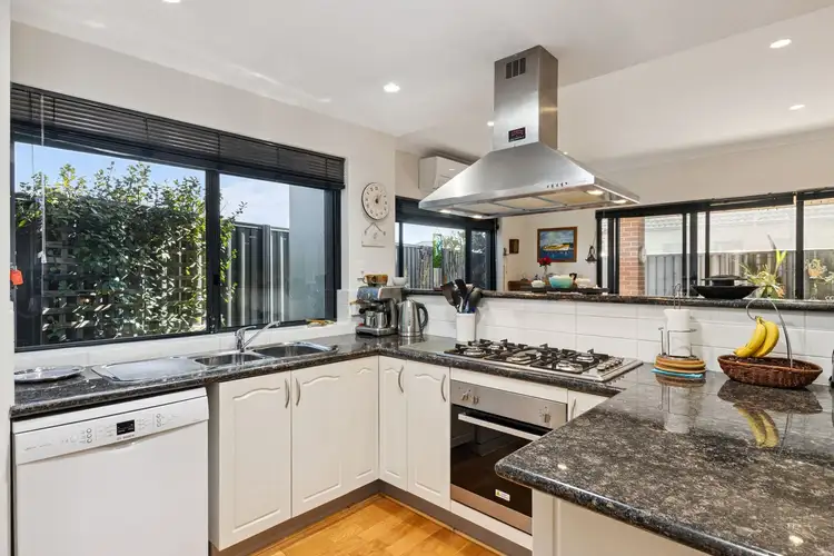 4 Vellum Loop, Aveley WA 6069