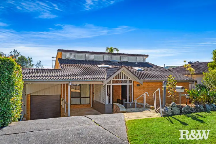 30 Matthews Parade, Point Clare NSW 2250