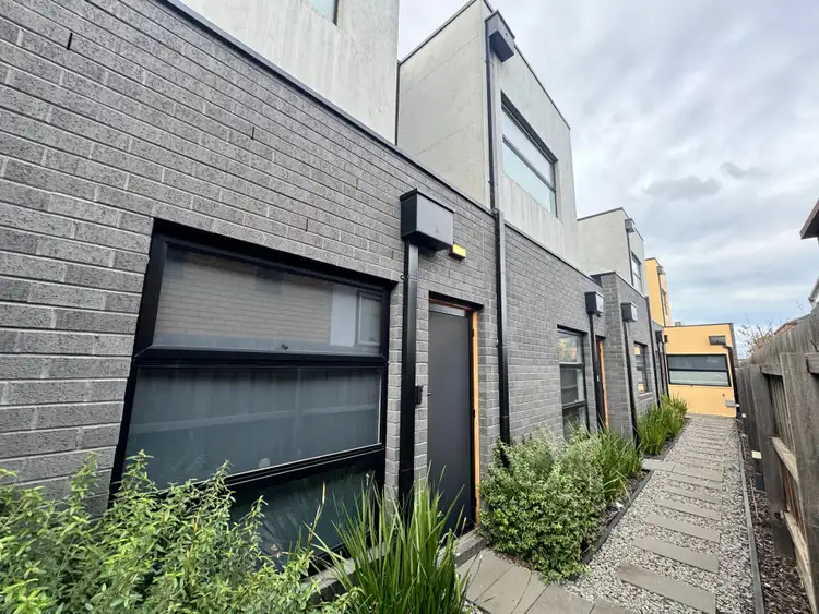 2/35 York Street, Airport West VIC 3042