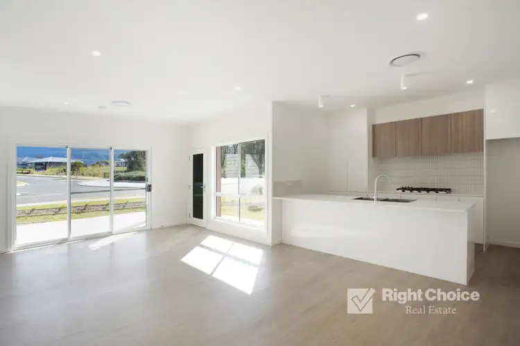 33 Wirraway Boulevard, Badagarang NSW 2540