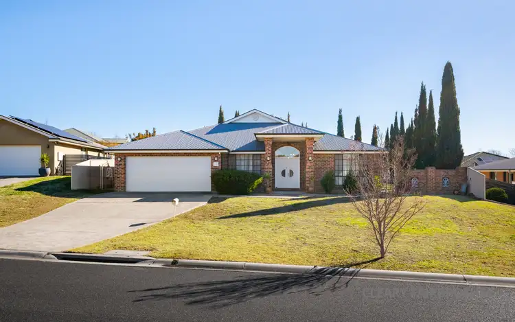 16 O'Reilly Place, Llanarth NSW 2795