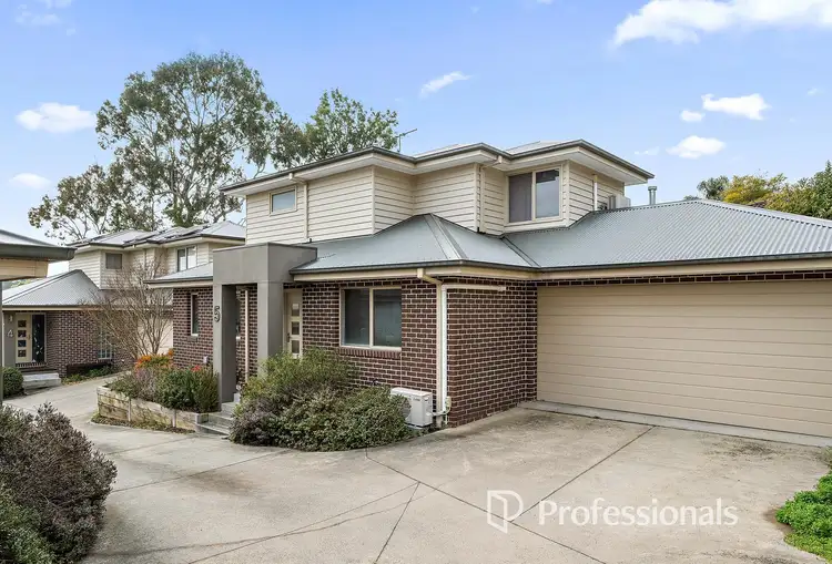Main view of Homely townhouse listing, 5 Aspen Close, Mount Evelyn VIC 3796