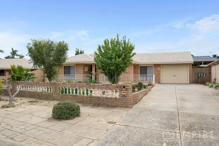 25 Kipling Street, Lake Coogee WA 6166
