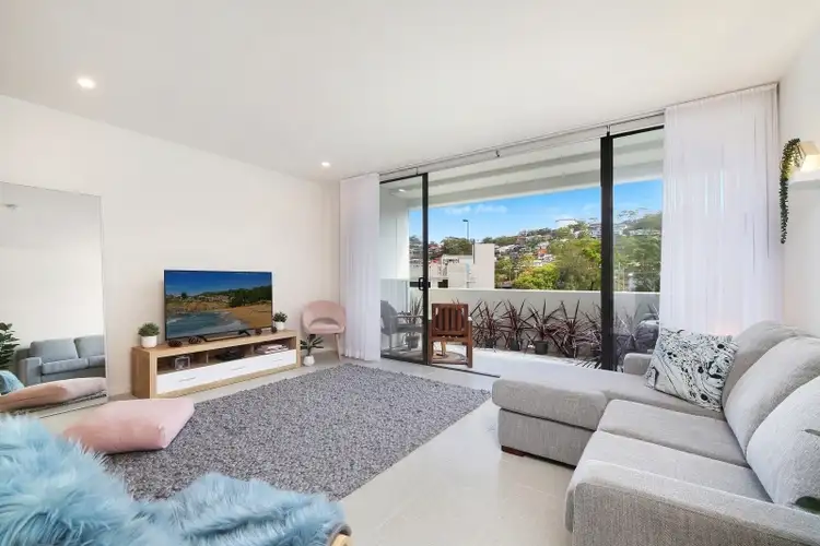 215/6 Pine Tree Lane, Terrigal NSW 2260