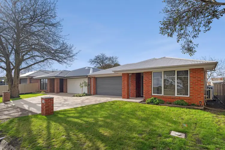 8 Cooper Street, Creswick VIC 3363