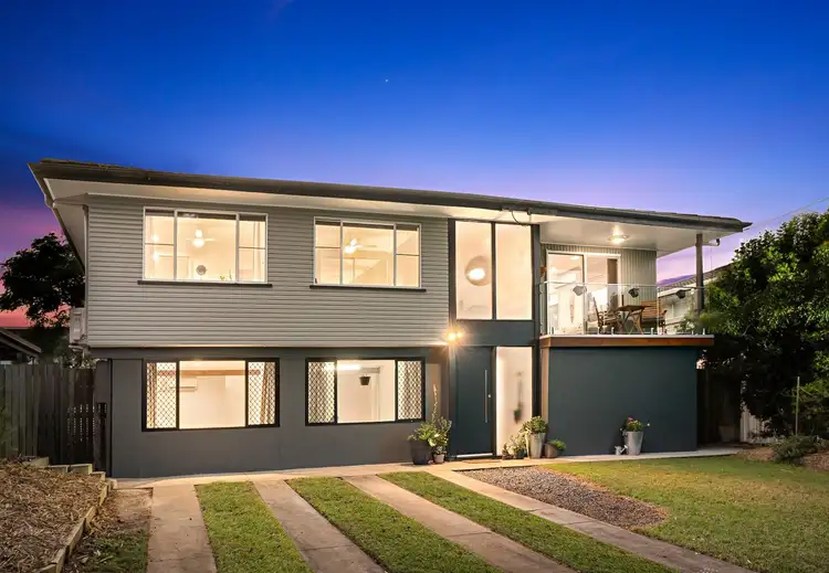 18 Windemere Rd, Albany Creek QLD 4035