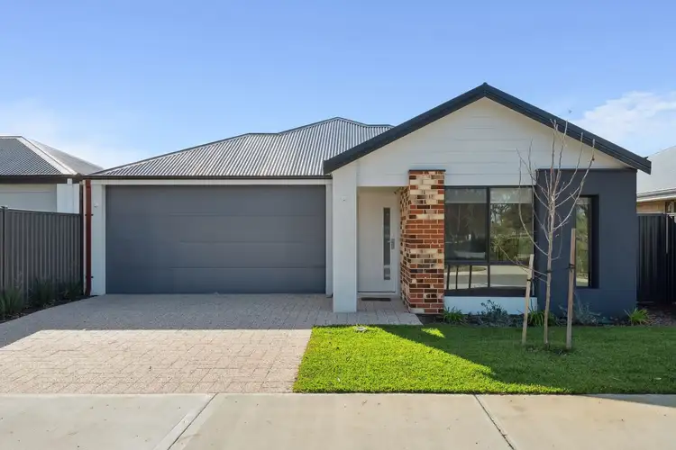 21 Queensbury Drive, Dayton WA 6055