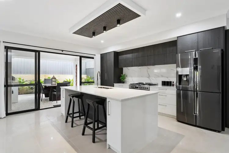52 Rhodeswood Drive, Aveley WA 6069