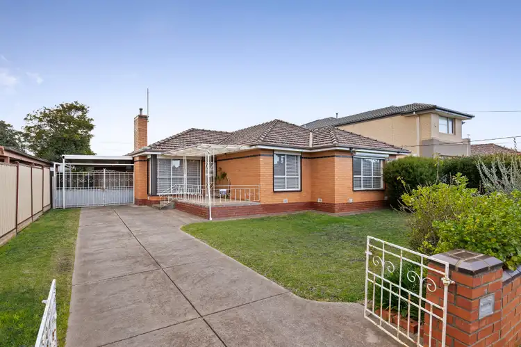 16 Groves Street