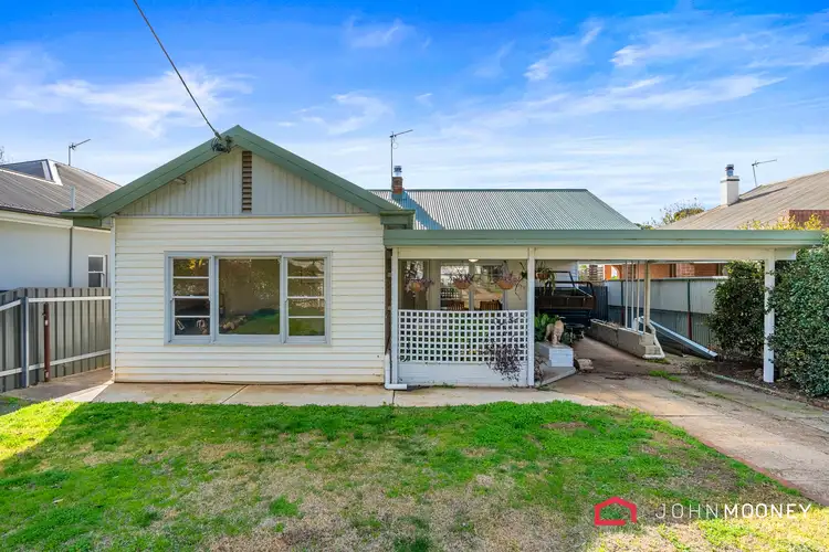 61 Urana Street, Turvey Park NSW 2650