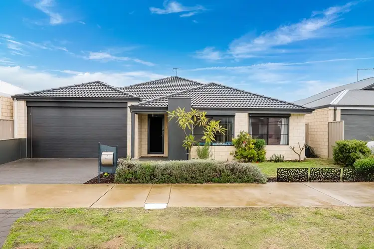 13 Newmarket Road, Meadow Springs WA 6210