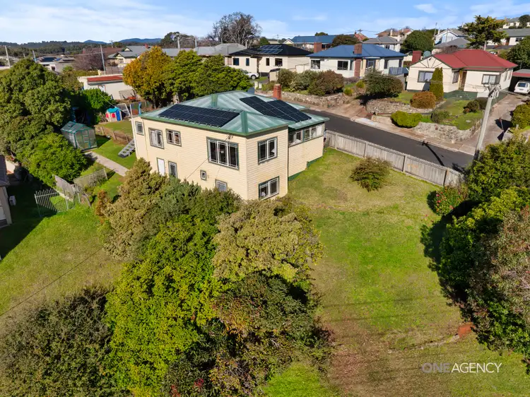 17 The Boulevard, Hillcrest TAS 7320