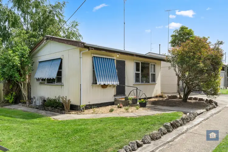 3/7 Moet Street