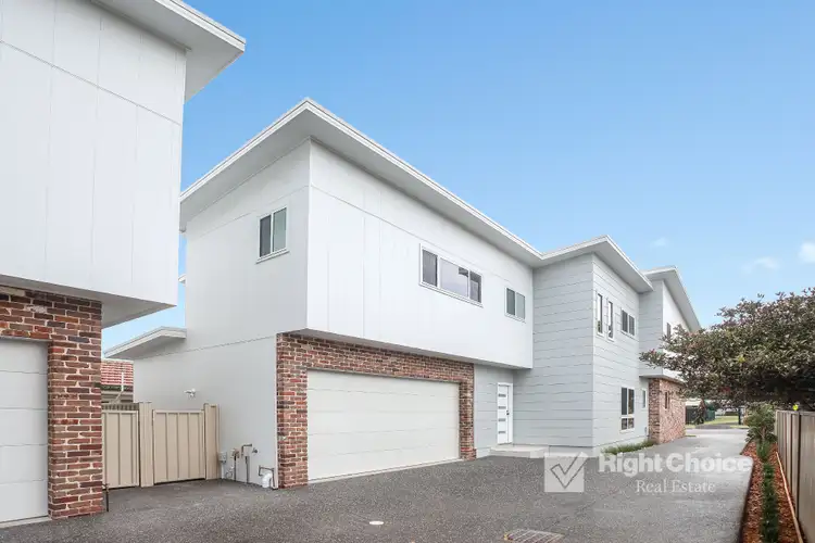 2/115 Pur Pur Avenue, Lake Illawarra NSW 2528