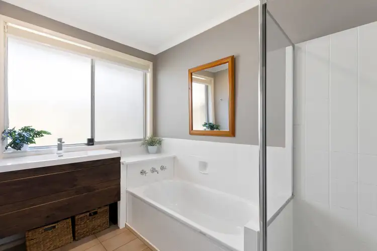 Sixth view of Homely house listing, 5 Caple Place, Gladstone Park VIC 3043