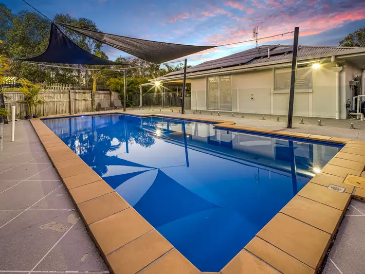 112 Emerald Park Way, Urangan QLD 4655