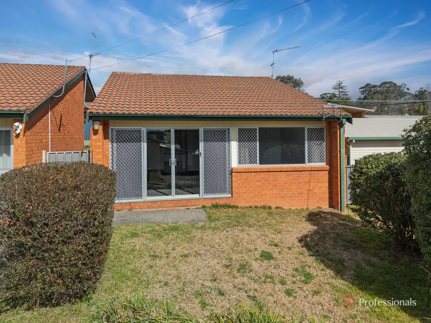 Main view of Homely unit listing, 1/12 St Cuthberts Avenue, Armidale NSW 2350