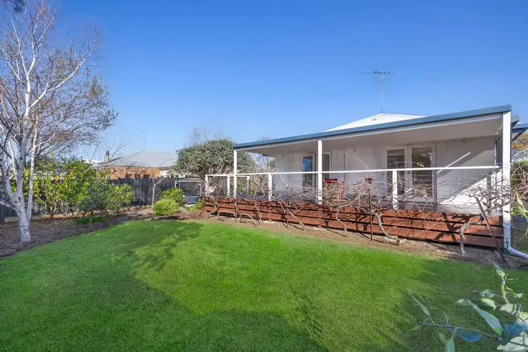 8 Pearl Bay Passage, St Leonards VIC 3223
