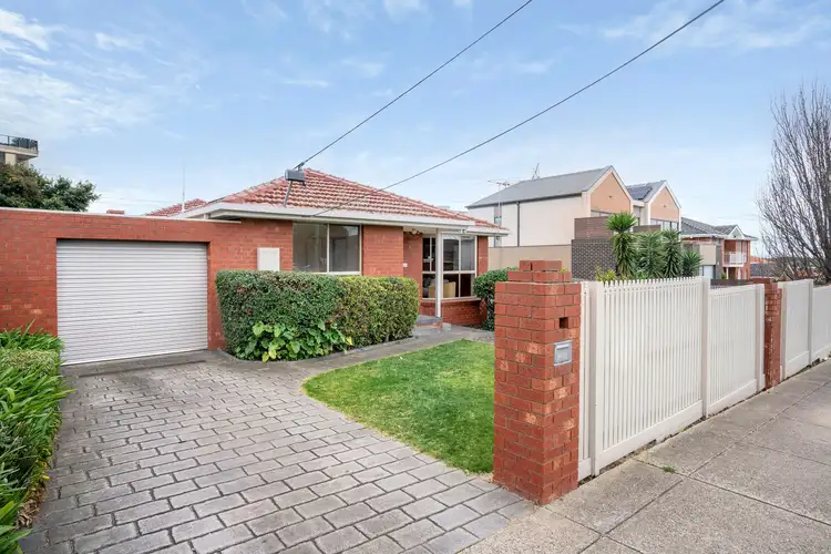 1/428 Buckley Street, Essendon West VIC 3040