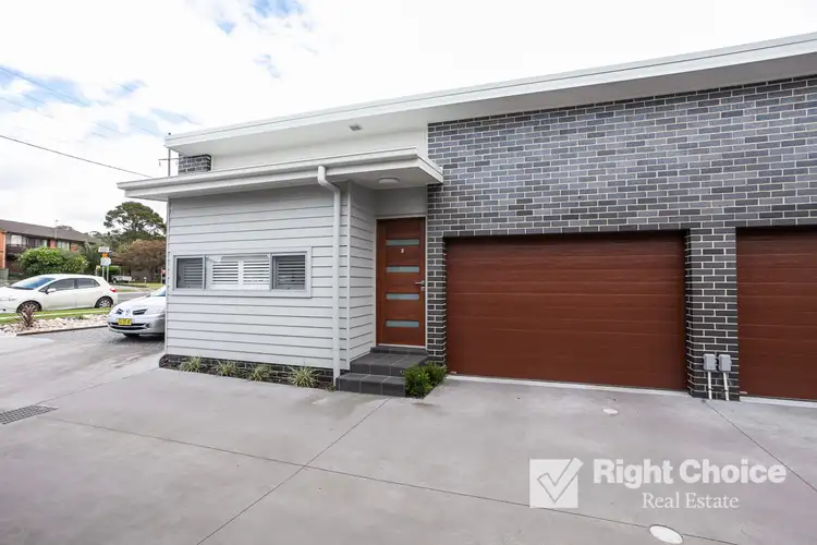 2/210 Tongarra Road, Albion Park NSW 2527