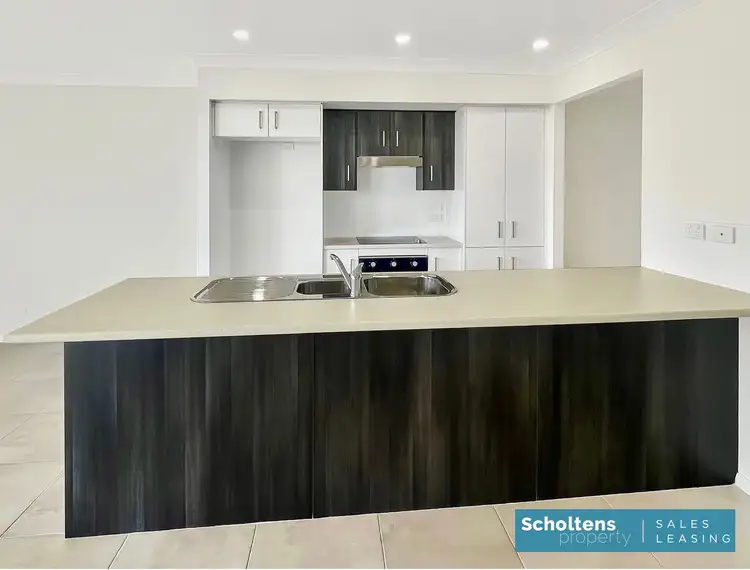 Sixth view of Homely semi-detached listing, 27 Bendigo Circuit, Nowra NSW 2541