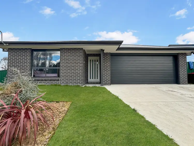 2A Rowan Avenue, Uralla NSW 2358