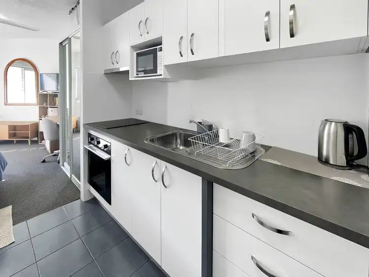 127 & 128/166-168 Lake Street, Cairns North QLD 4870