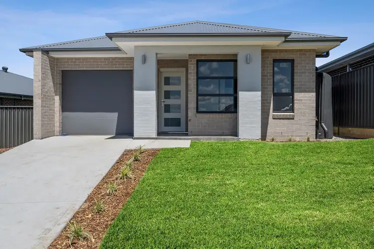 5a Hogg Place, Goulburn NSW 2580