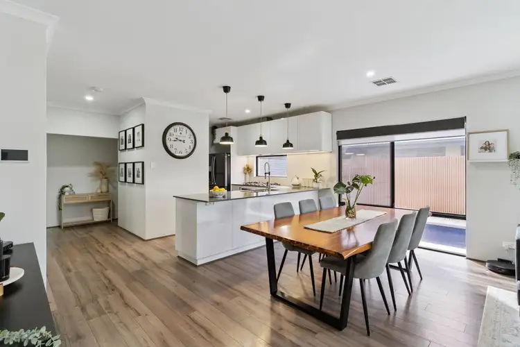 327 Woollcott Avenue, Brabham WA 6055