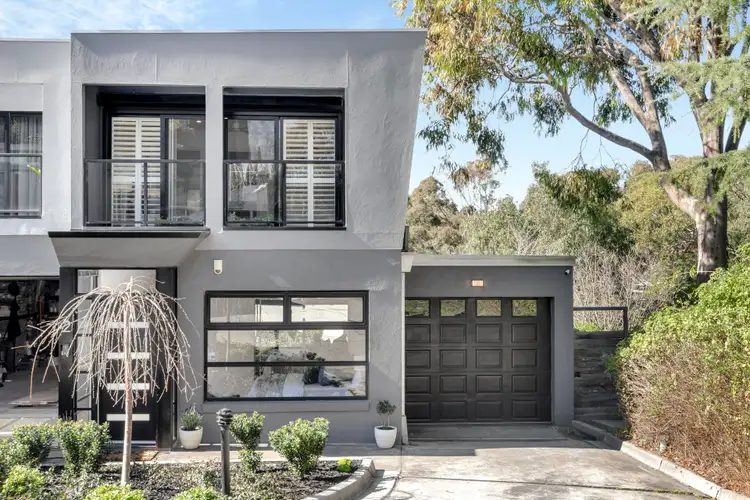 2/2A Scurrah Court, Keilor East VIC 3033