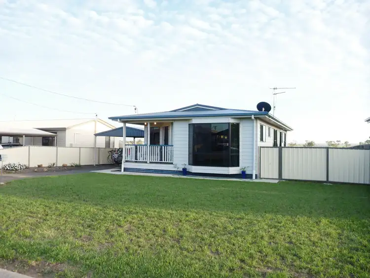 27 Robusta Drive, Roma QLD 4455