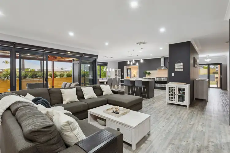 21 Woburn Park Avenue, Ellenbrook WA 6069