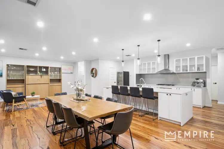 19 Albion Avenue, Lake Coogee WA 6166