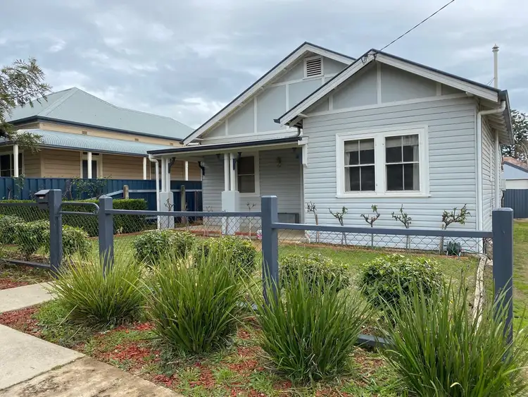 28 Flinders Street, Turvey Park NSW 2650