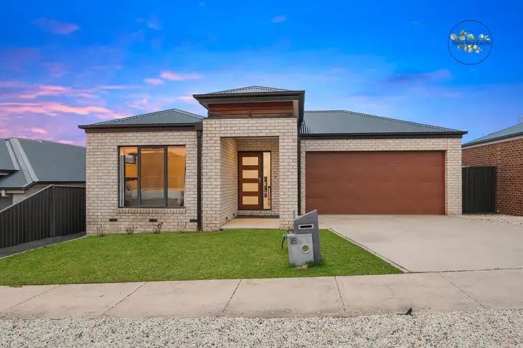 15 Ashbourne Way, Kangaroo Flat VIC 3555