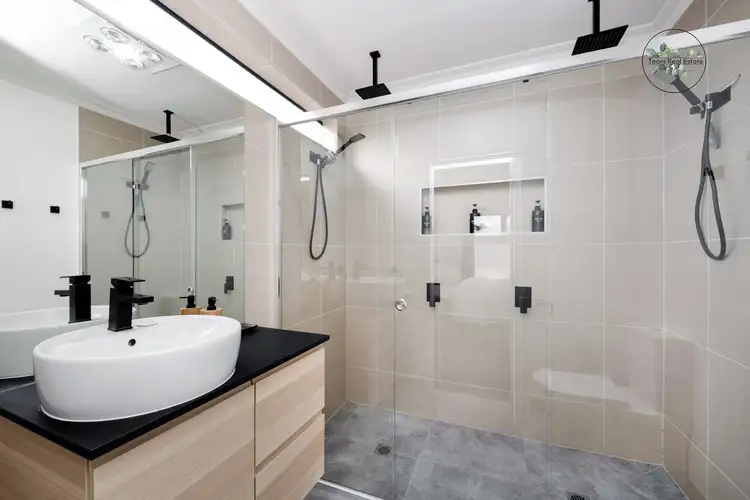 Sixth view of Homely house listing, 15 Ashbourne Way, Kangaroo Flat VIC 3555