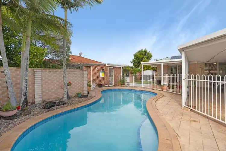 19 Goldfinch Avenue, Burleigh Waters QLD 4220