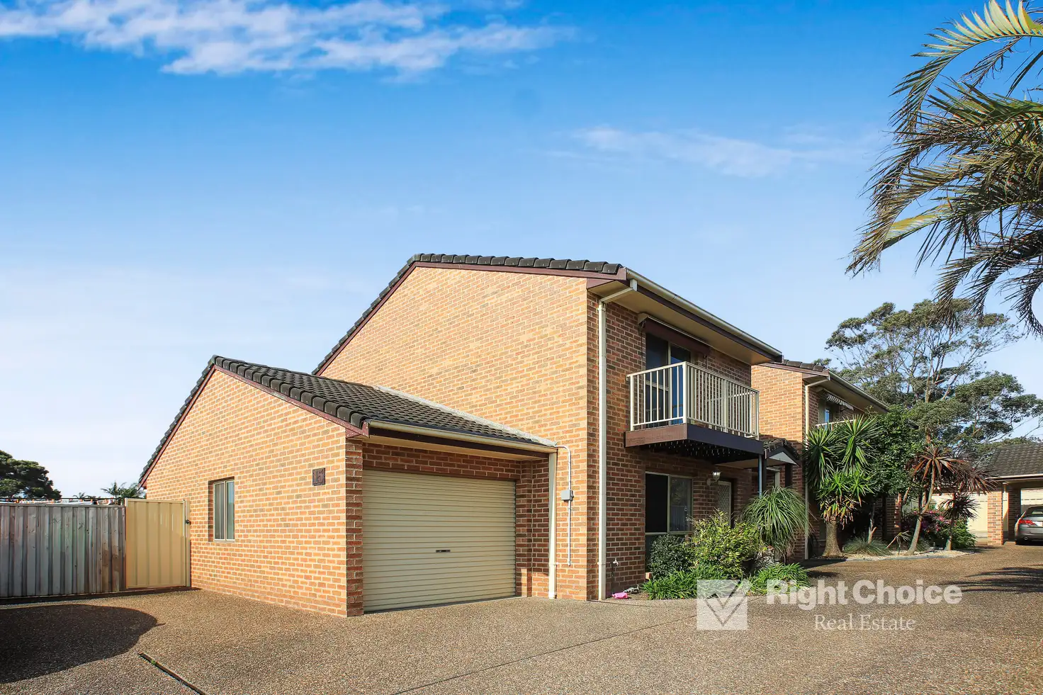 Main view of Homely townhouse listing, 1/15 Jindabyne Road, Flinders NSW 2529