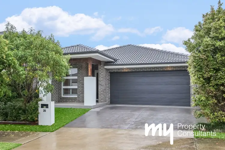 25 Downing Way, Gledswood Hills NSW 2557
